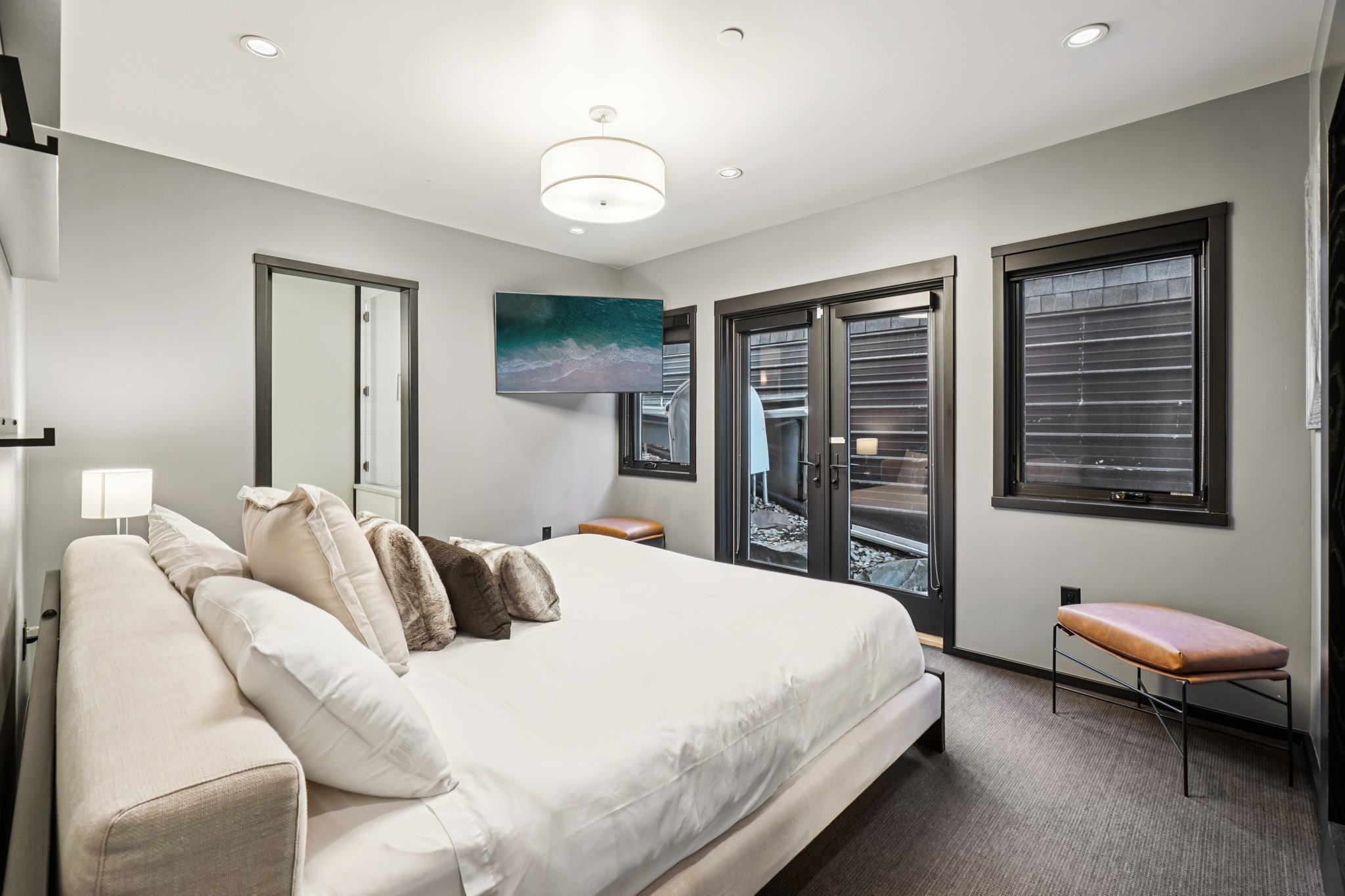 Empire Ave-L0711-026.jpg