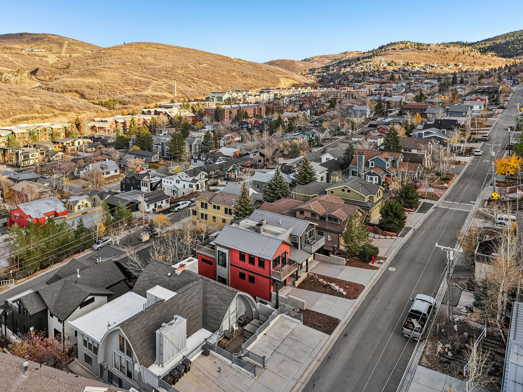 Empire Ave-L0711-046.jpg