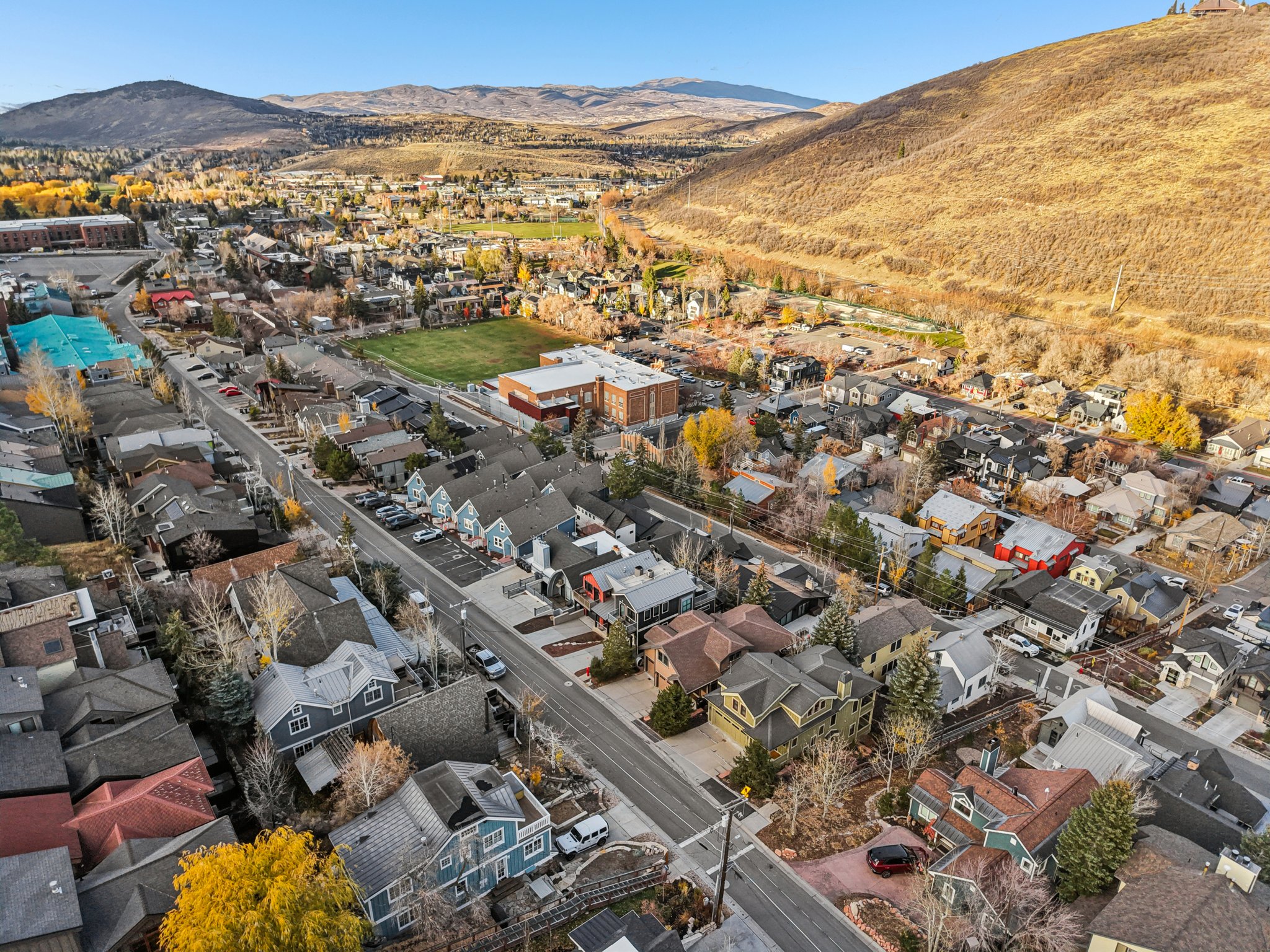 Empire Ave-L0711-049.jpg