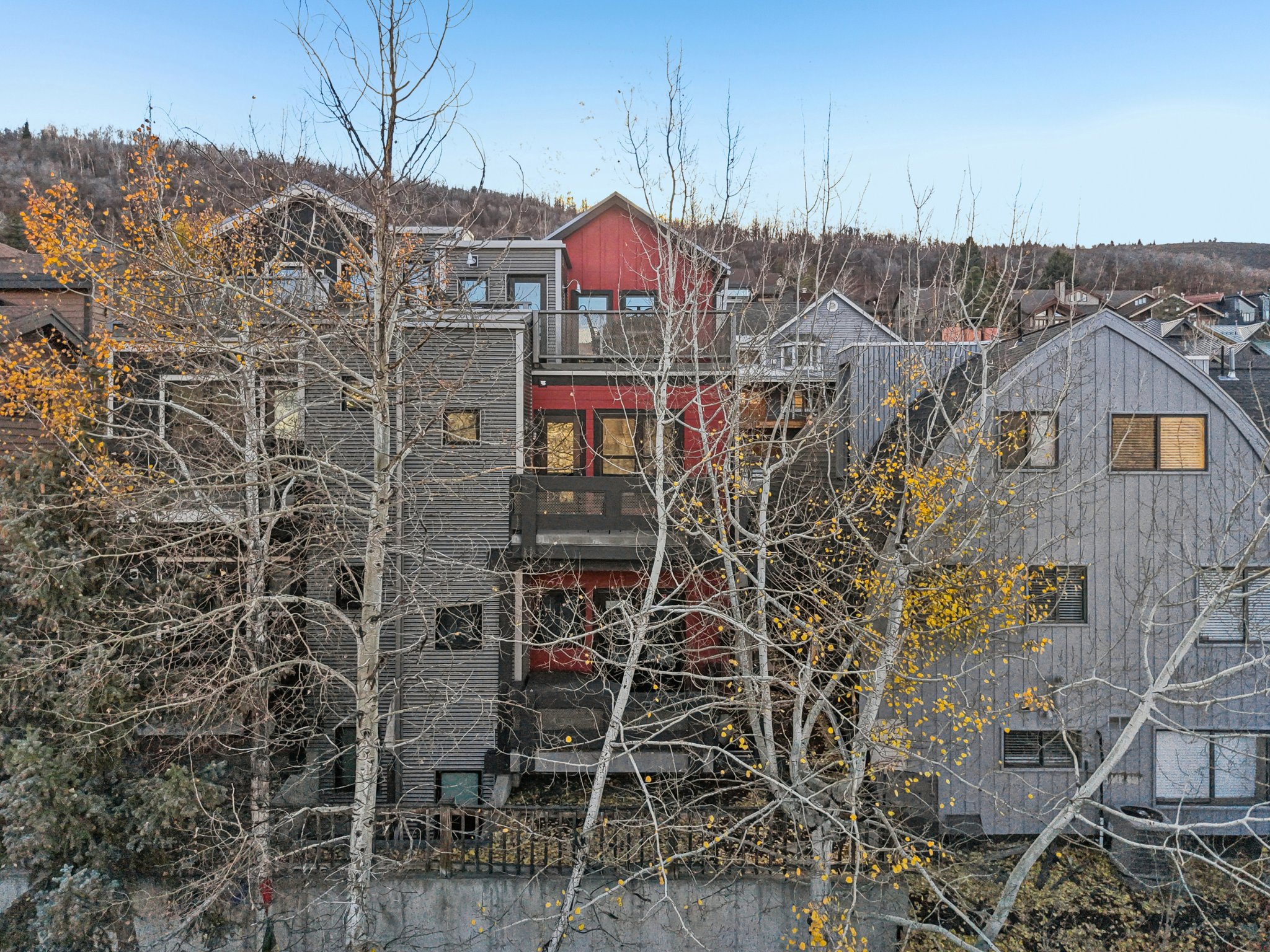 Empire Ave-L0711-051.jpg