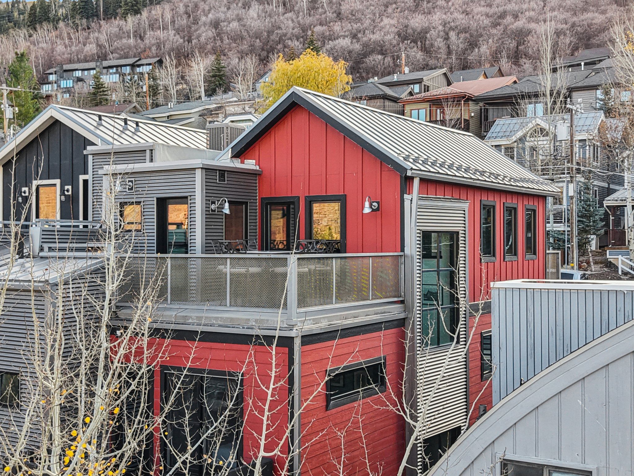 Empire Ave-L0711-052.jpg