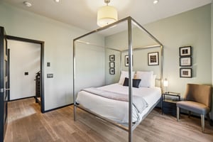 Empire Ave-L0711-022.jpg