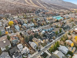 Empire Ave-L0711-050.jpg