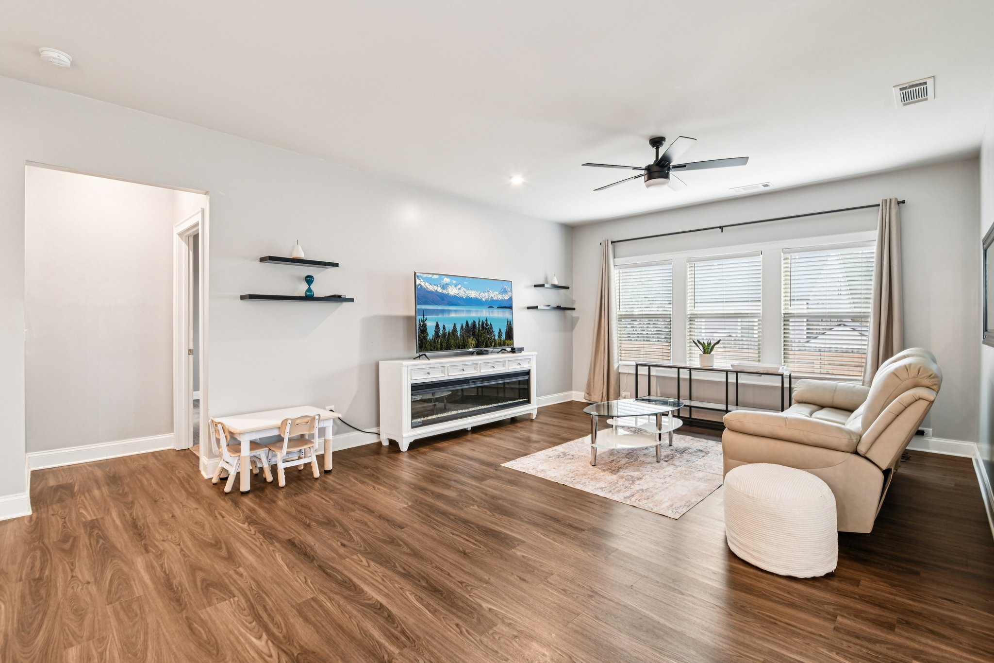 Hibiscus Way SW-S0502-006.jpg