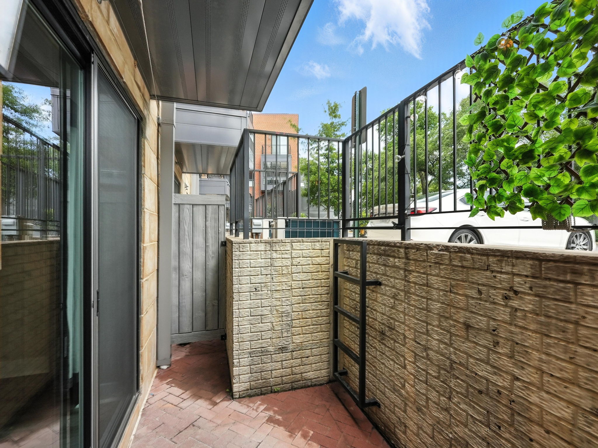 Patio w/access to parking lot