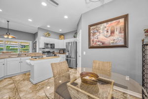 Kitchen Eat-In 2