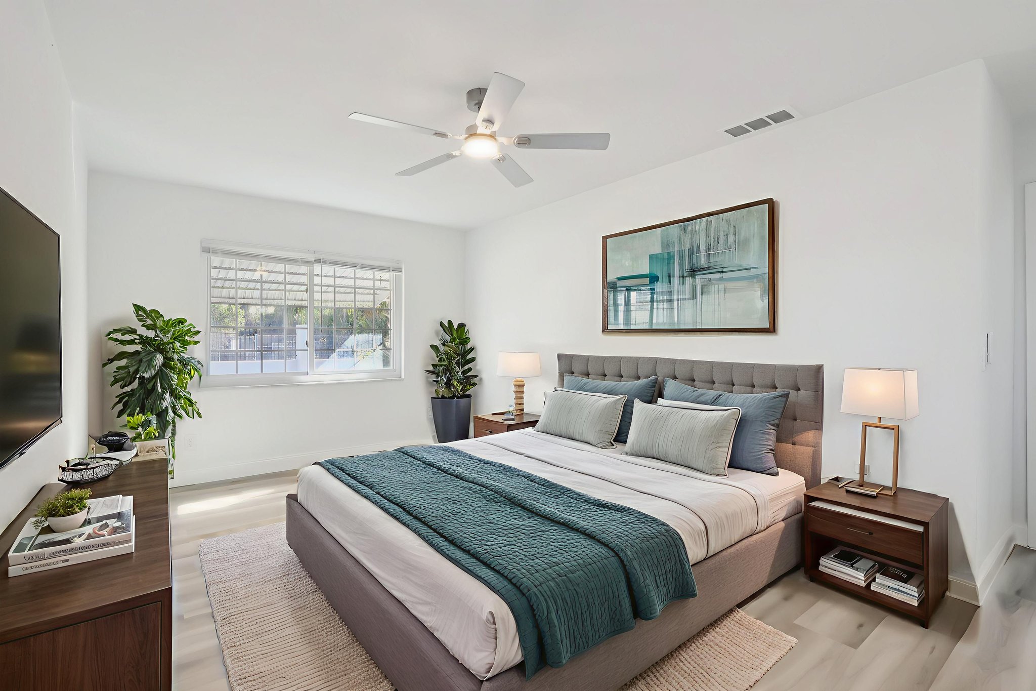 Acme Dr-S2201-023 virtually staged.jpeg