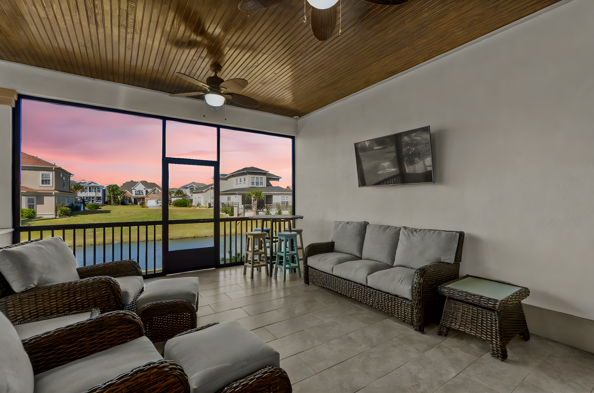 1115 Bluffton Ct 31 day to dusk.jpeg