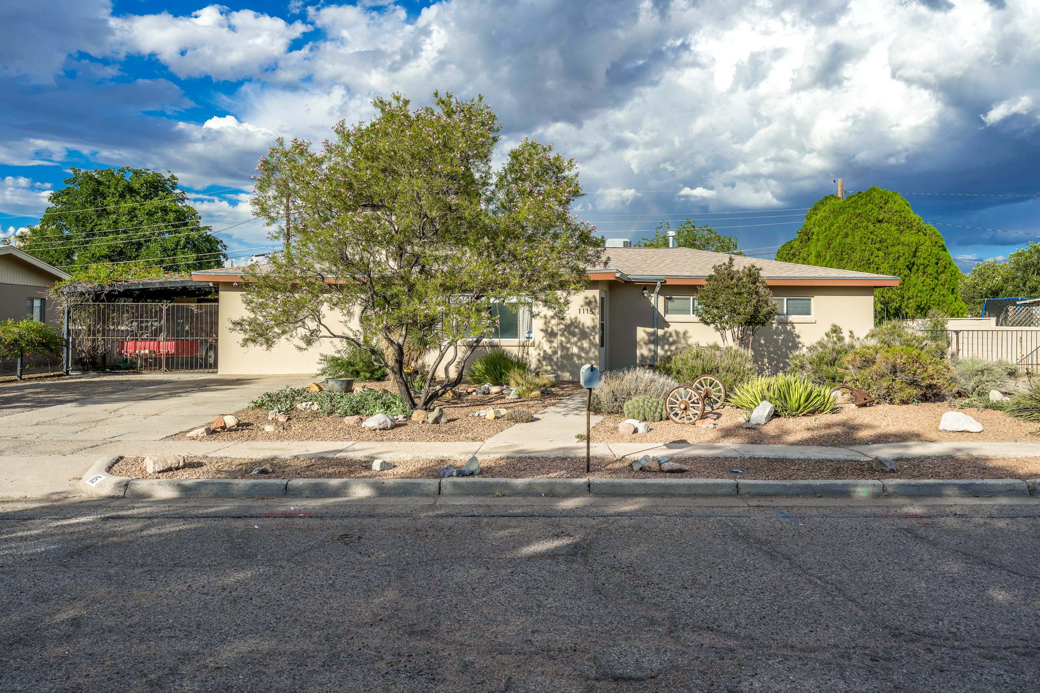 1115 Calle Del Sol, Las Cruces, NM 88005 Snappin Homes