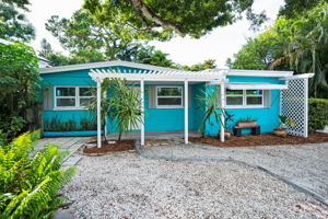 Front Exterior7
