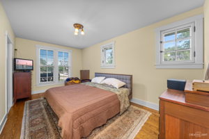 1115 N Wheaton Ave, Wheaton, IL 60187, USA Photo 11