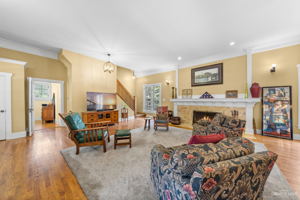 1115 N Wheaton Ave, Wheaton, IL 60187, USA Photo 5