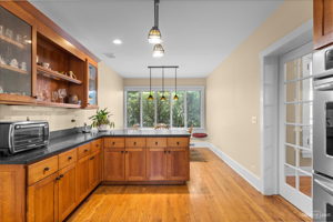 1115 N Wheaton Ave, Wheaton, IL 60187, USA Photo 7