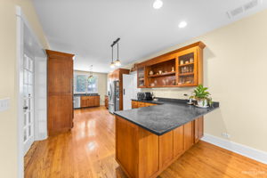 1115 N Wheaton Ave, Wheaton, IL 60187, USA Photo 8