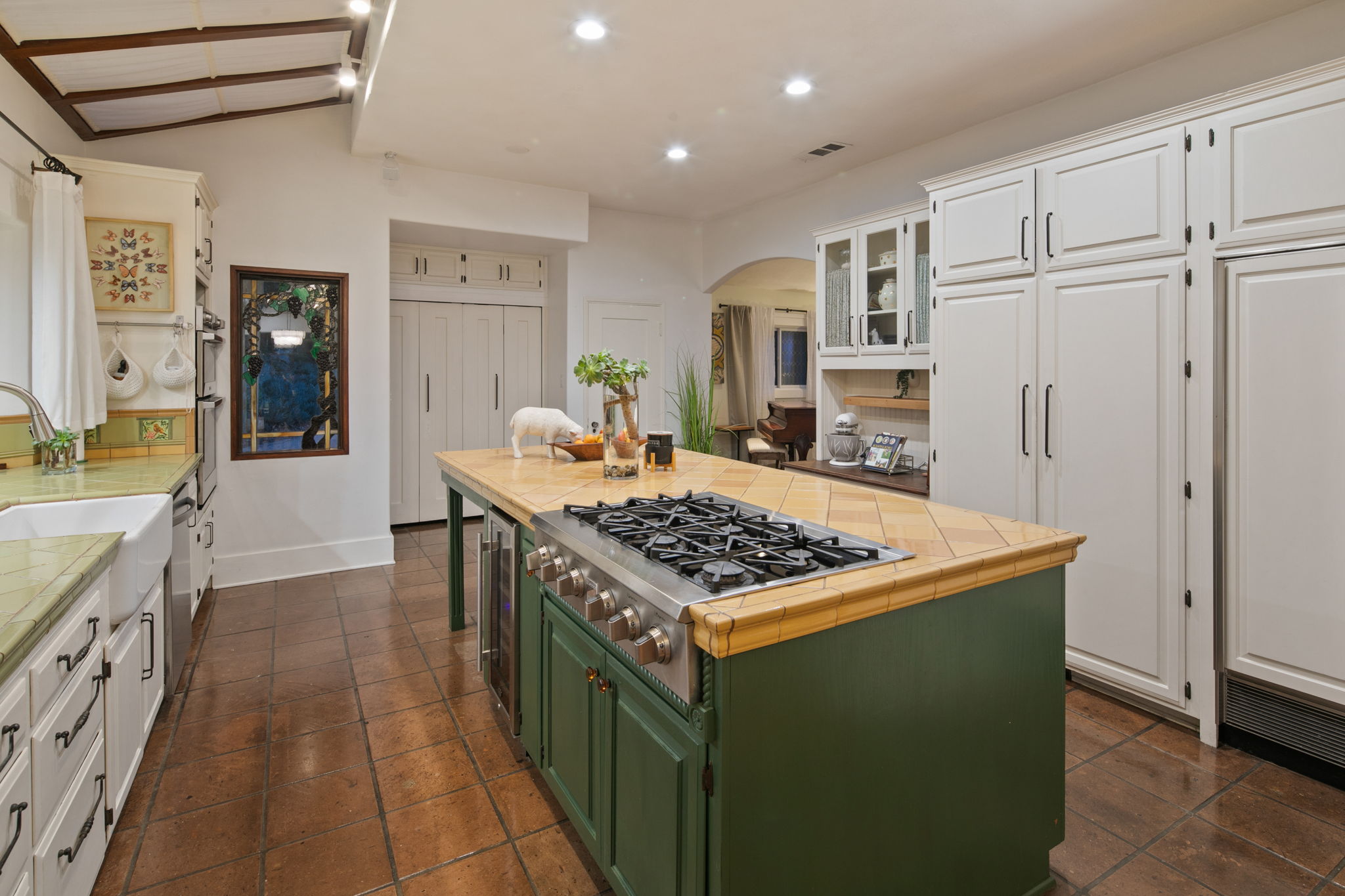 1115 S Mollison Ave-162