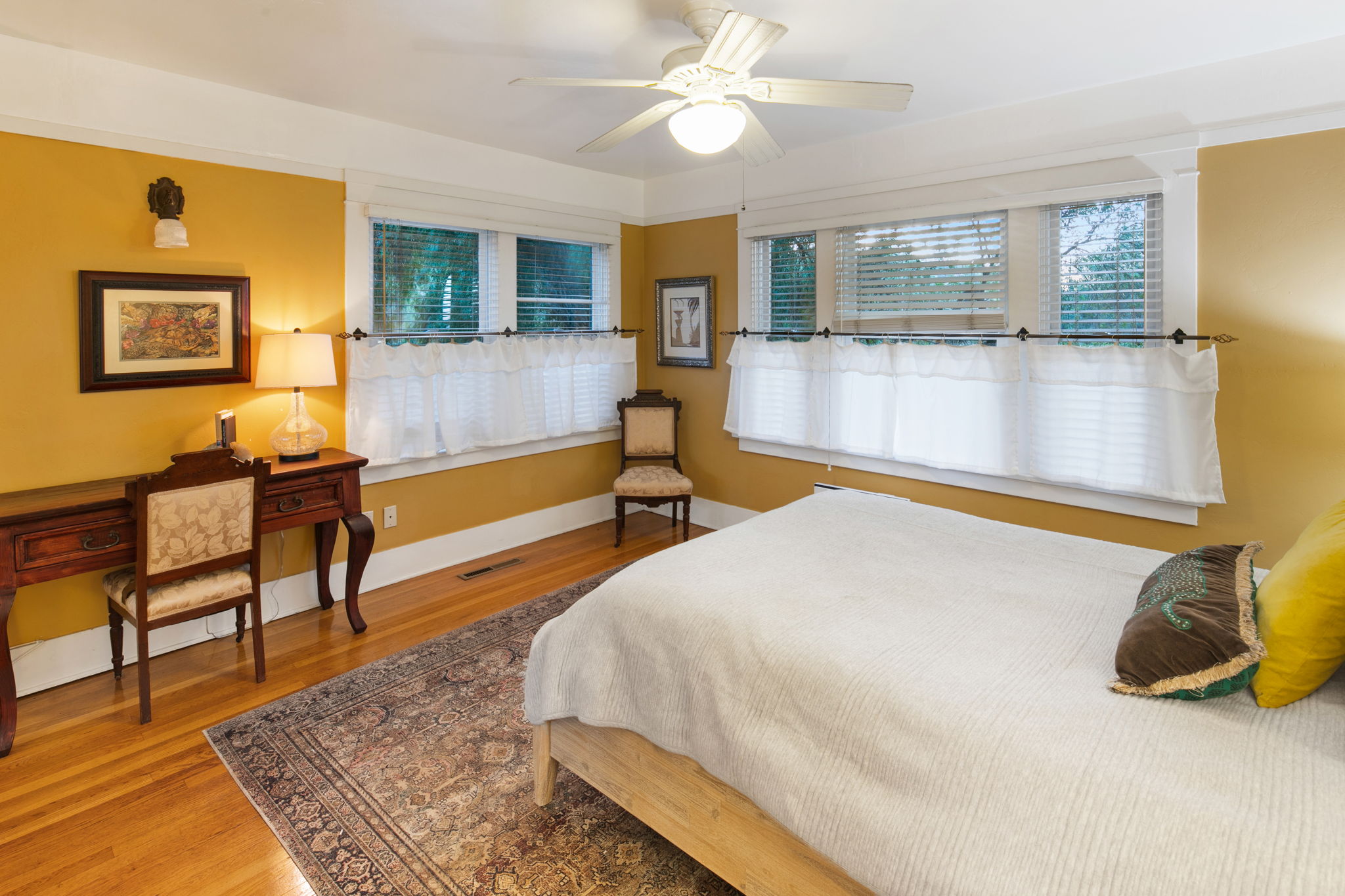 1115 S Mollison Ave-140