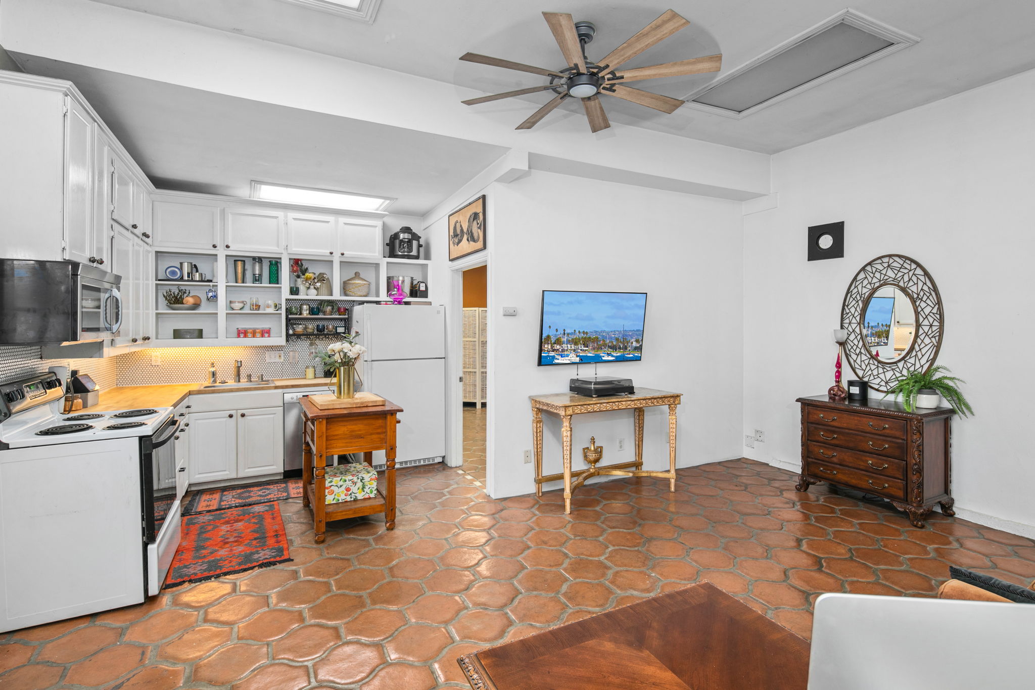 1115 S Mollison Ave-127