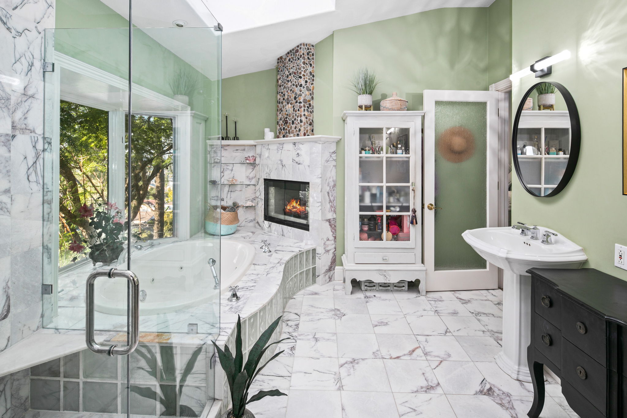 1115 S Mollison Ave-123