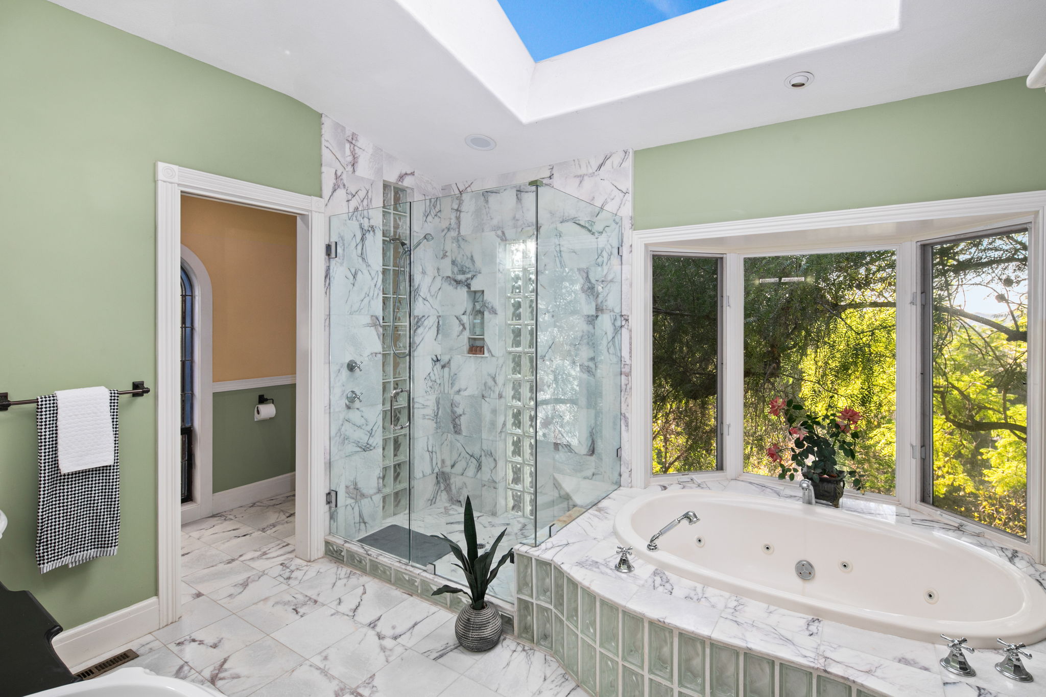 1115 S Mollison Ave-121