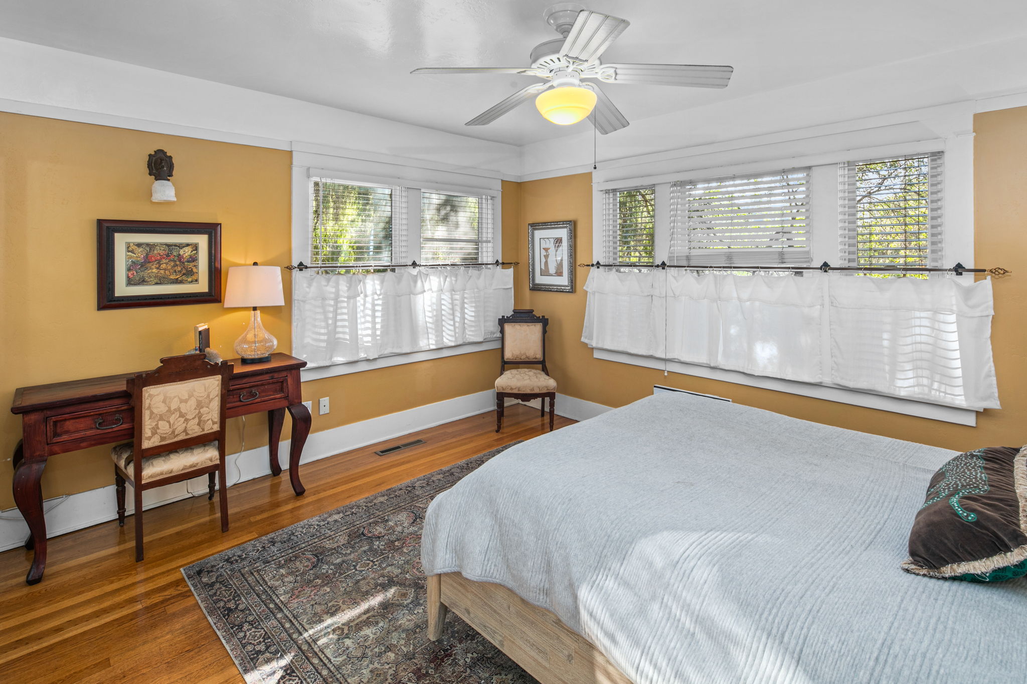 1115 S Mollison Ave-105