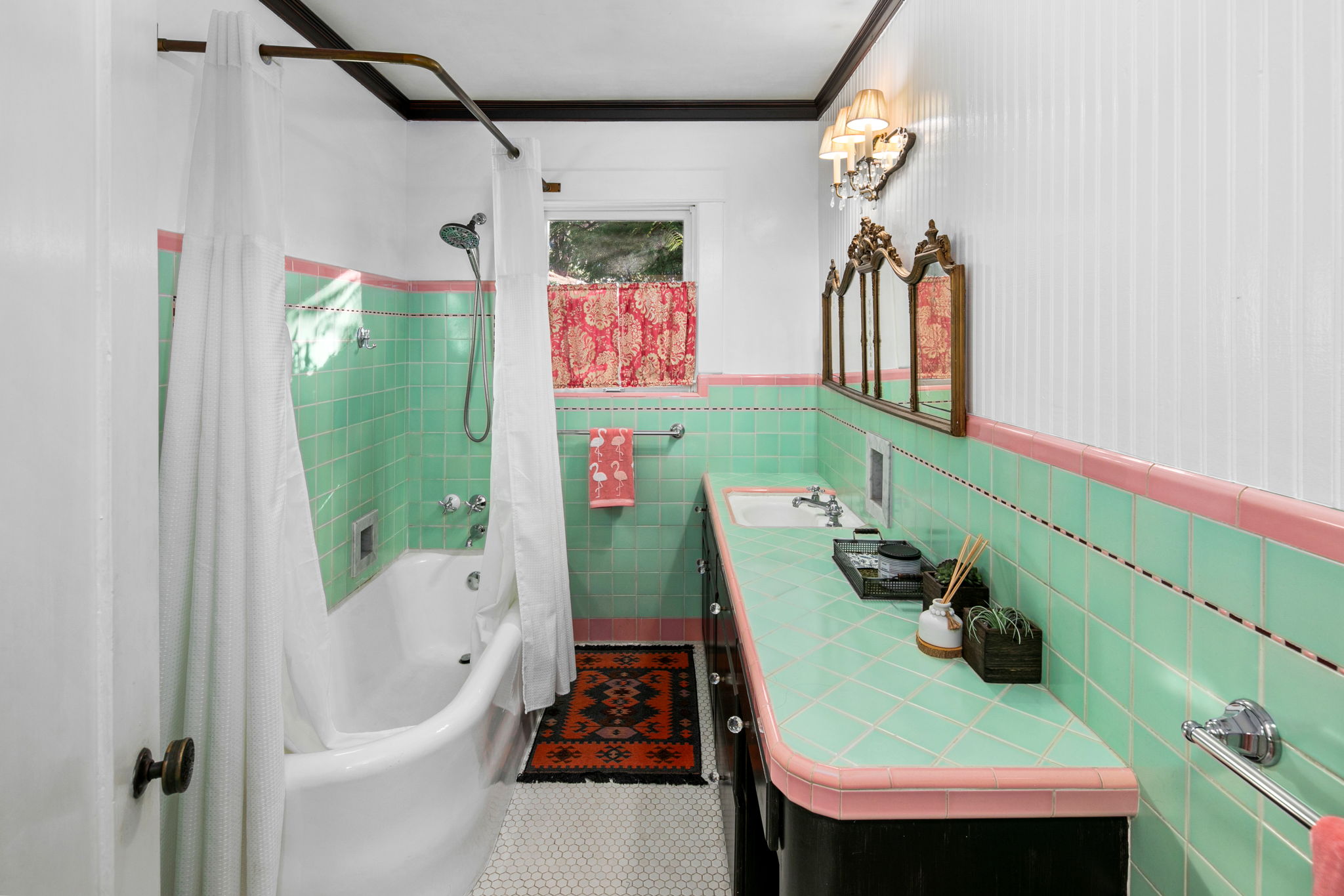 1115 S Mollison Ave-104