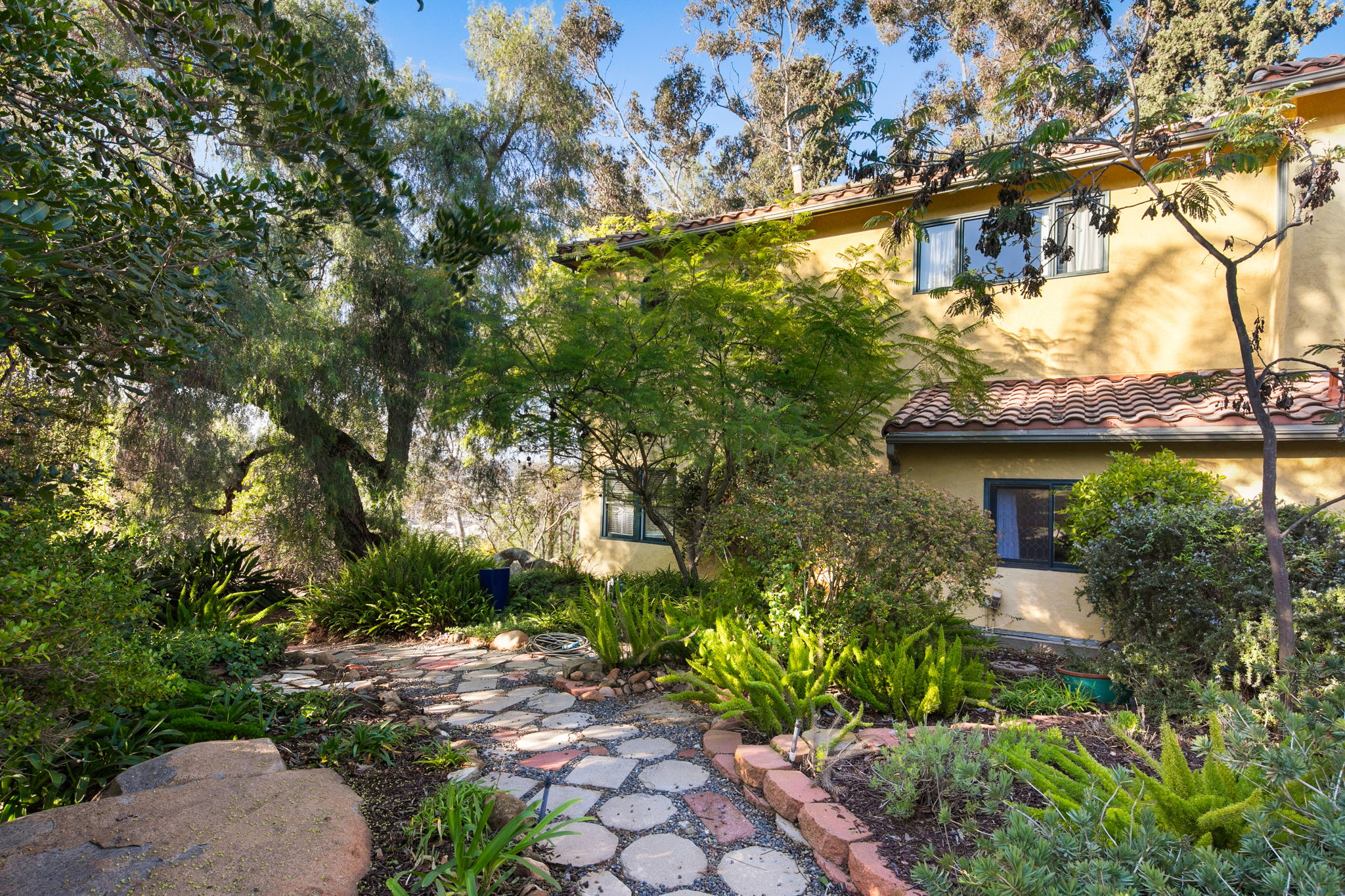 1115 S Mollison Ave-50