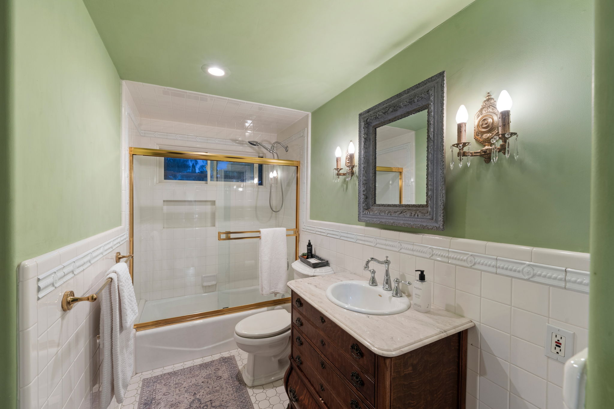 1115 S Mollison Ave-46