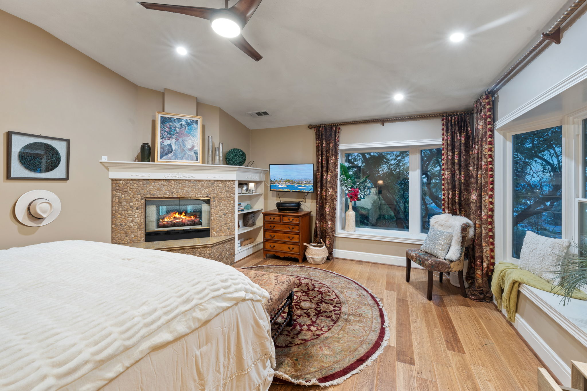 1115 S Mollison Ave-39