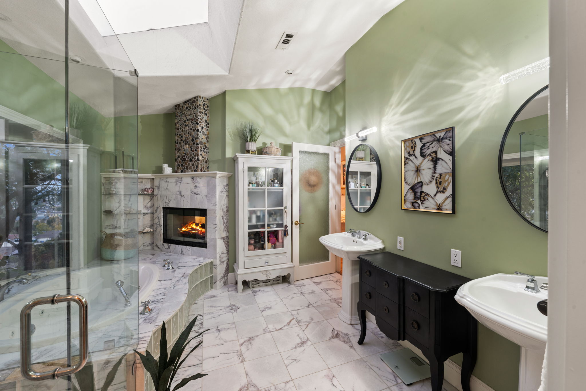 1115 S Mollison Ave-31