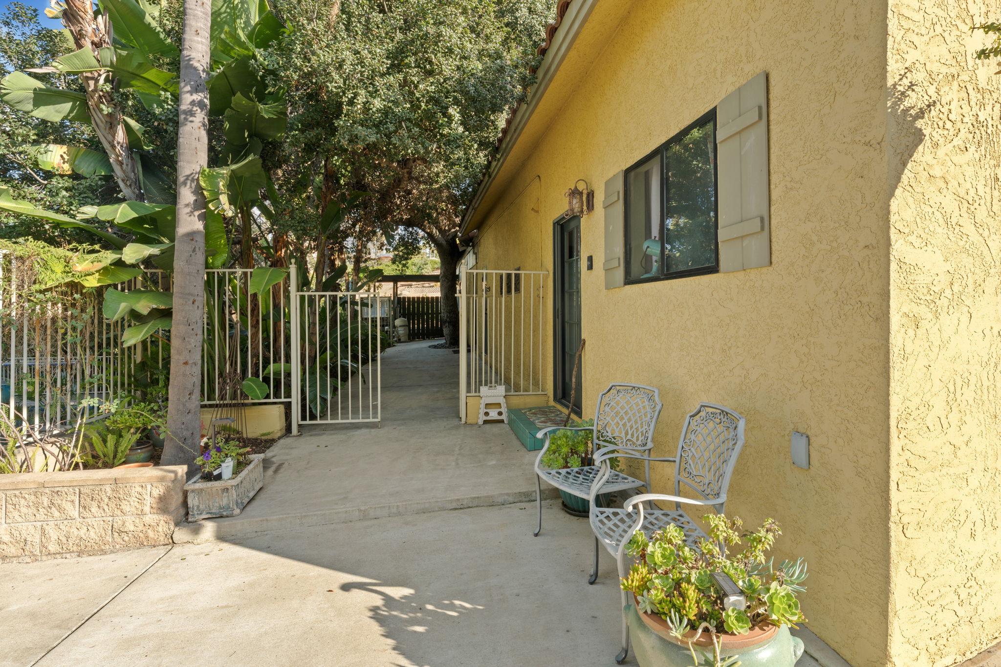 1115 S Mollison Ave-1