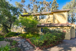 1115 S Mollison Ave-51