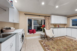 1115 S Mollison Ave-40