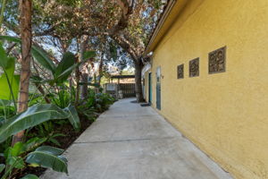 1115 S Mollison Ave-4