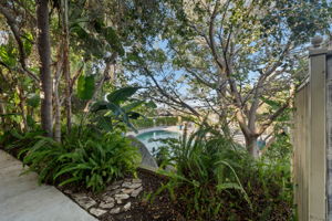 1115 S Mollison Ave-5