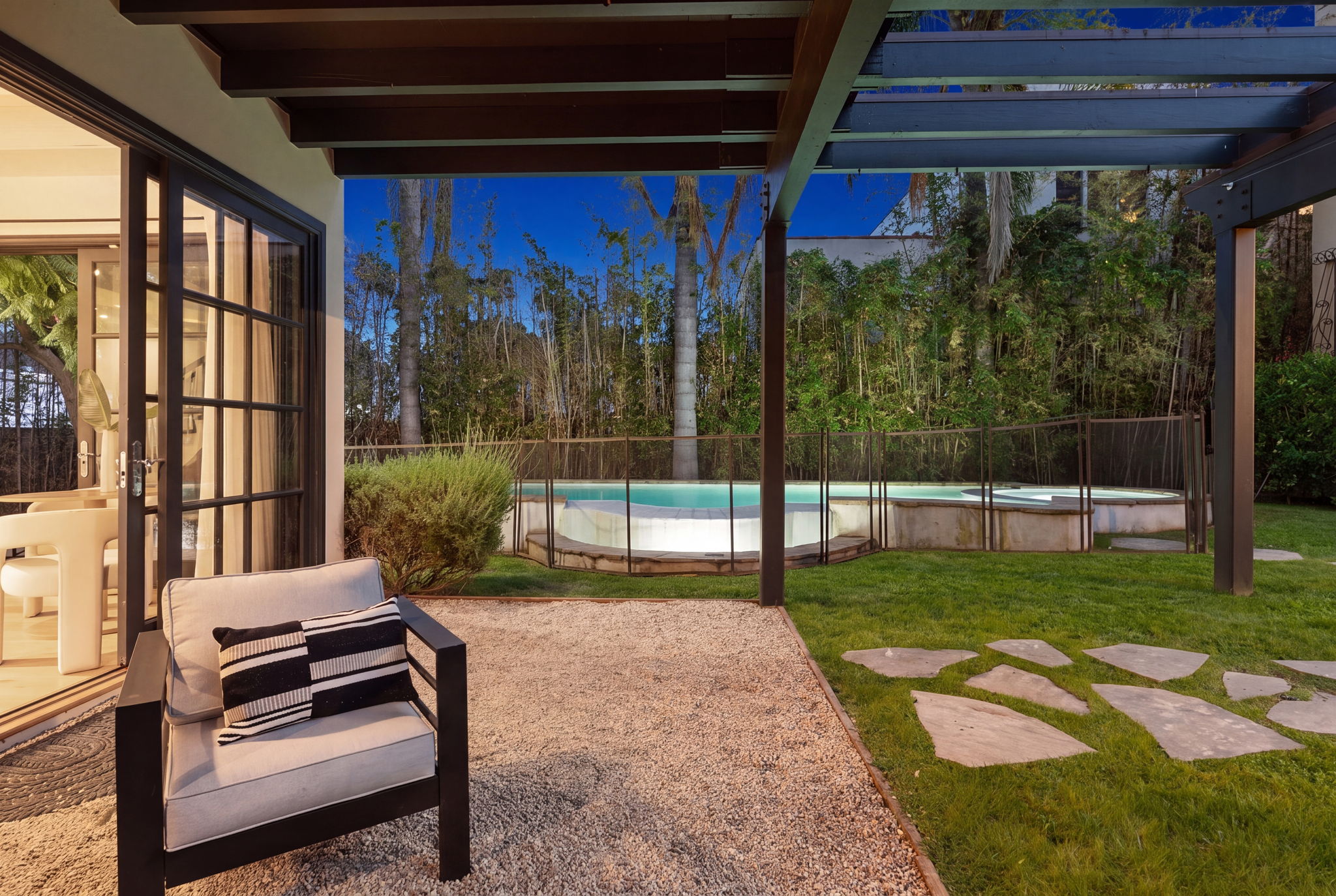  Photo 118