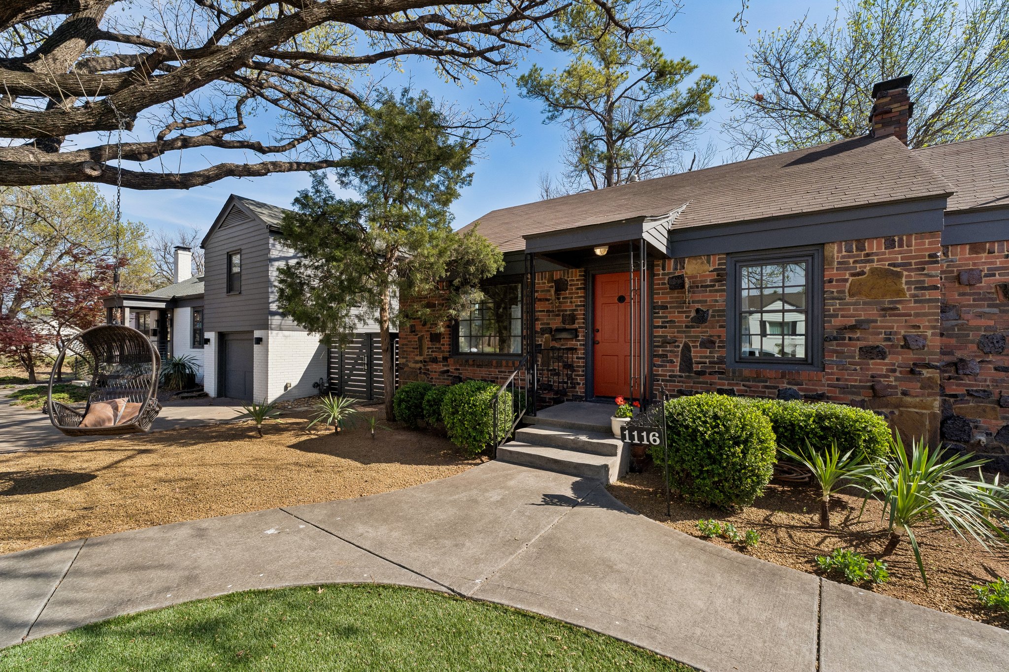 1116 Woodlawn Pl_001.jpg