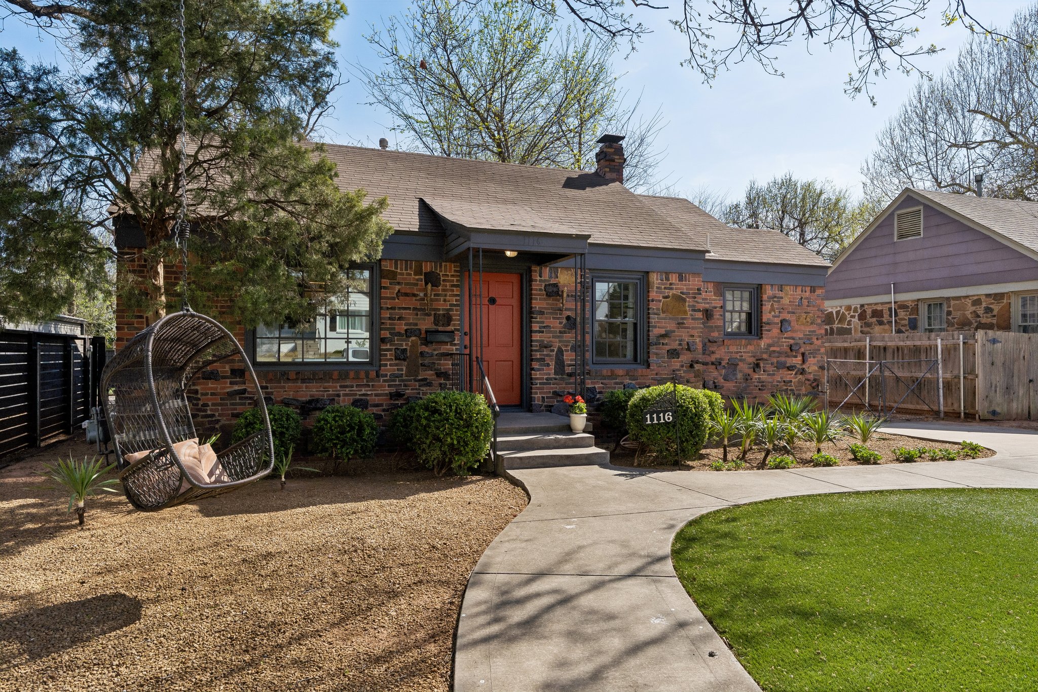 1116 Woodlawn Pl_004.jpg