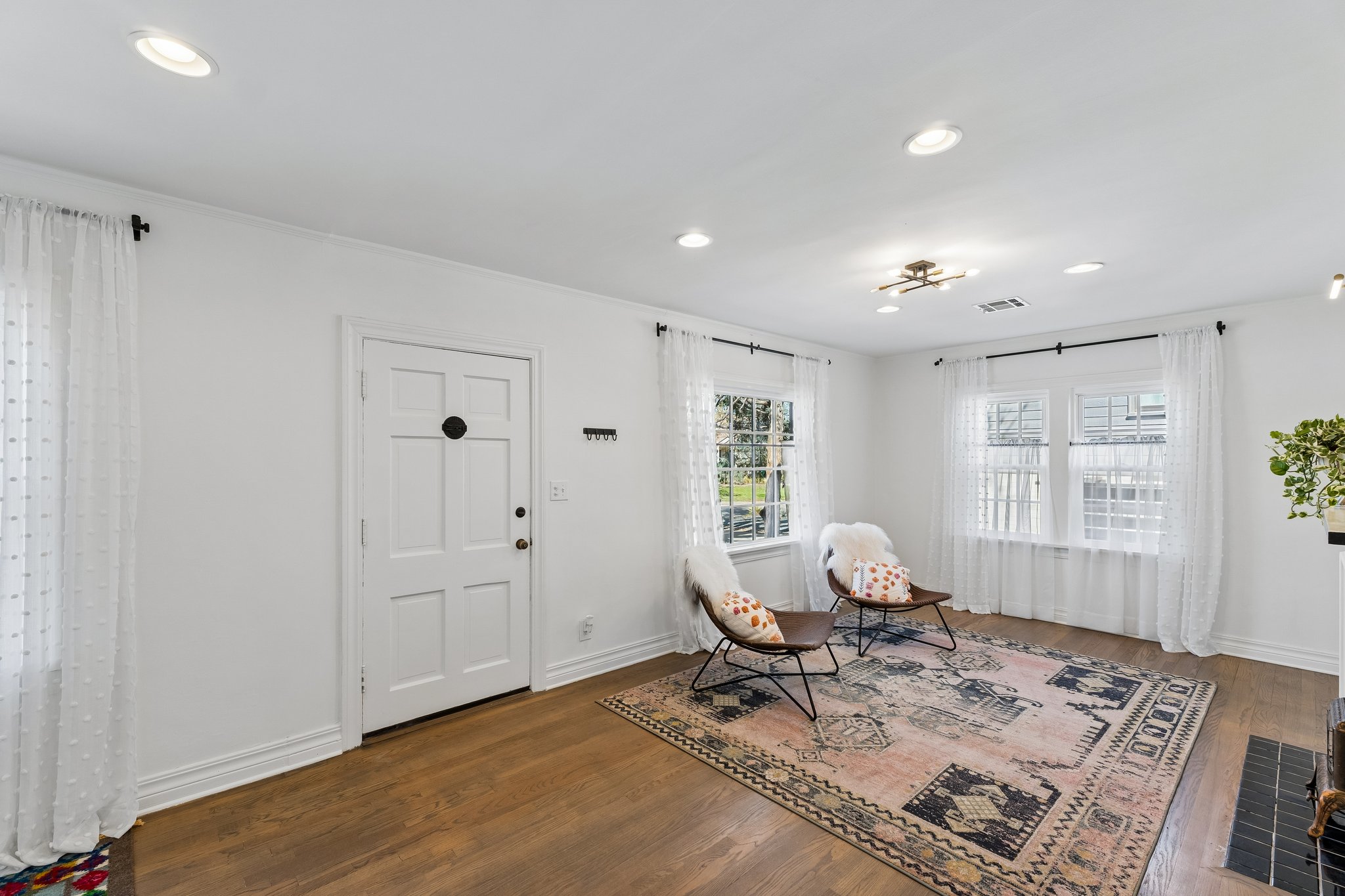 1116 Woodlawn Pl_009.jpg