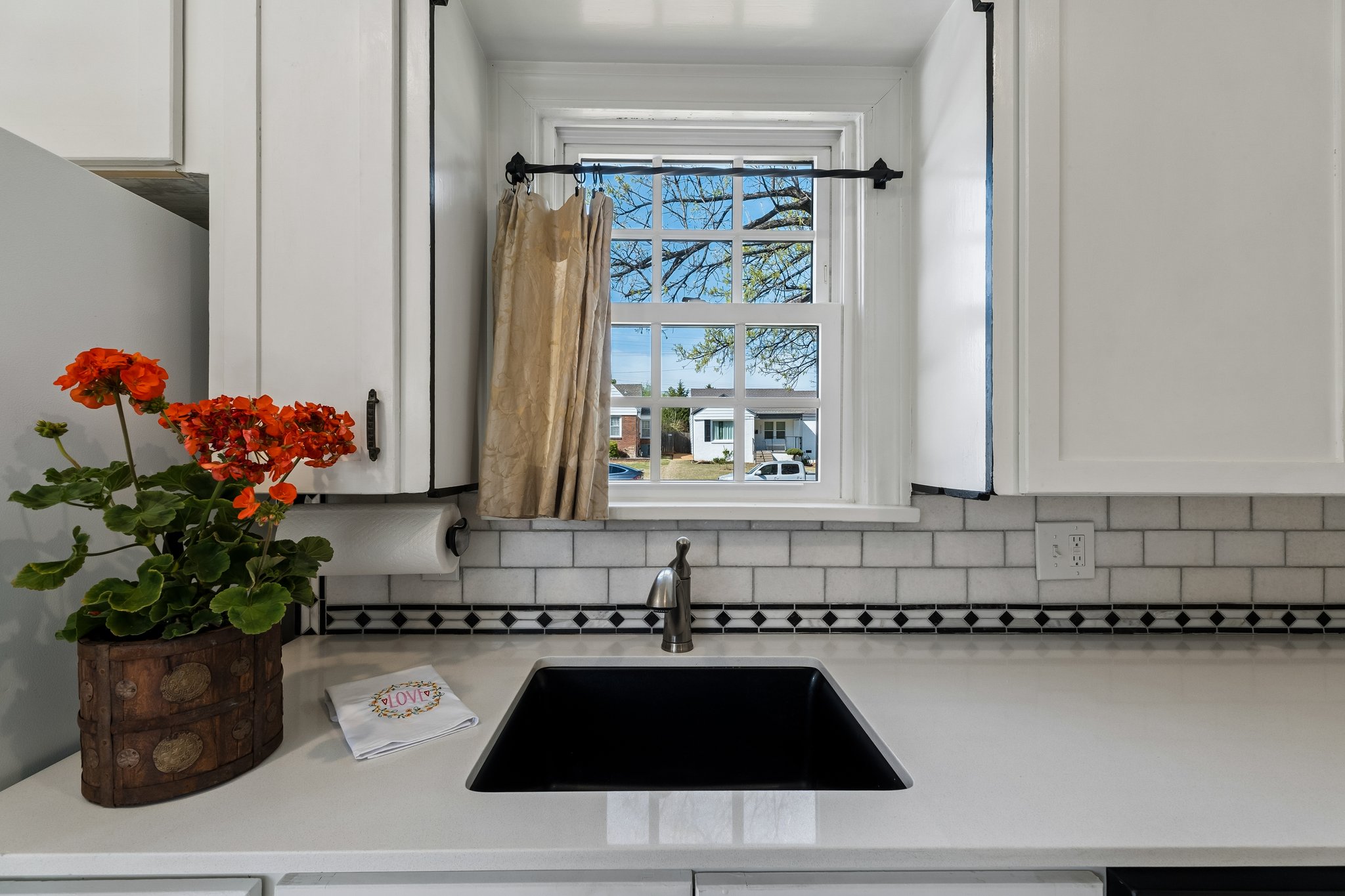 1116 Woodlawn Pl_024.jpg