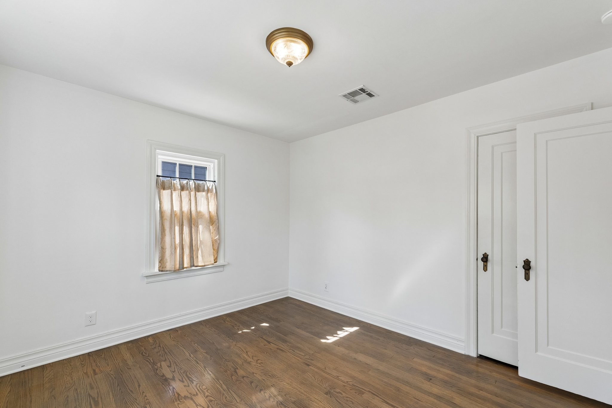 1116 Woodlawn Pl_029.jpg