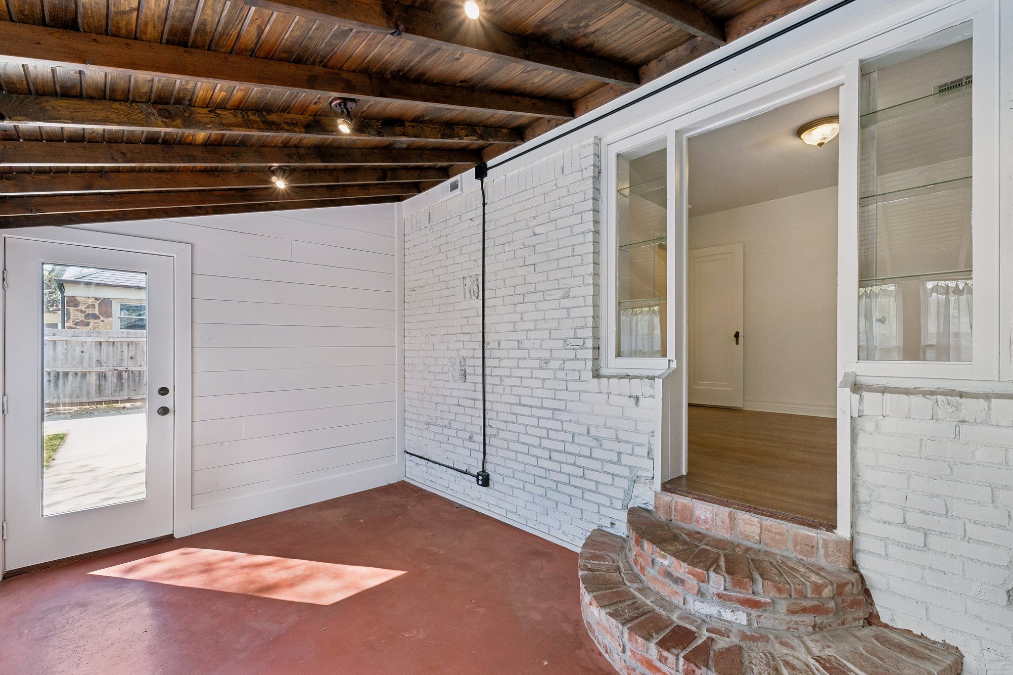 1116 Woodlawn Pl_039.jpg