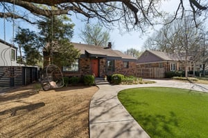 1116 Woodlawn Pl_003.jpg