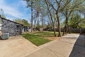 1116 Woodlawn Pl_045.jpg