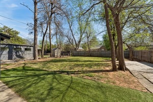 1116 Woodlawn Pl_046.jpg