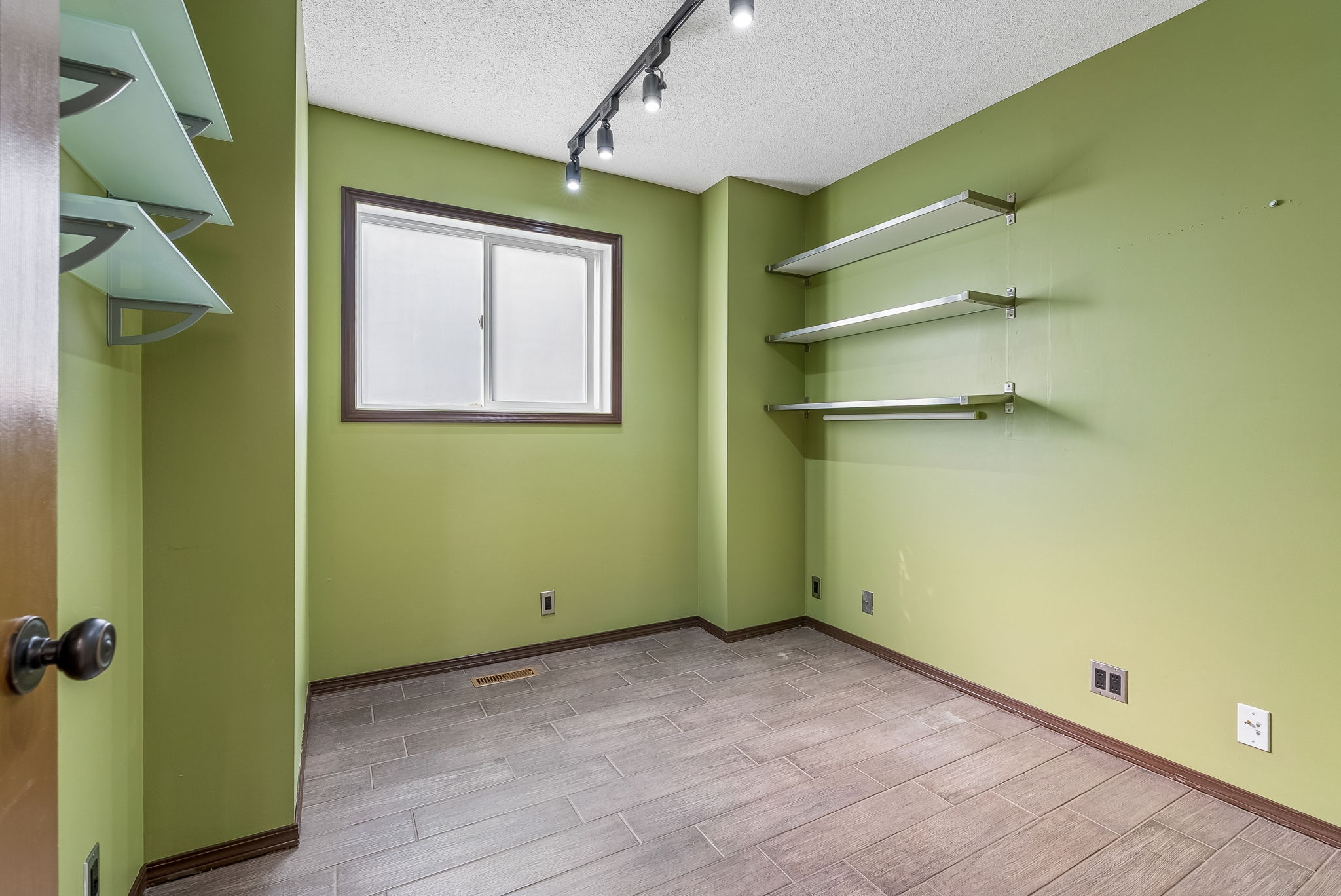 08.07.2026 - Carson Harris - 1116 Woodside Way NW, Airdrie_18