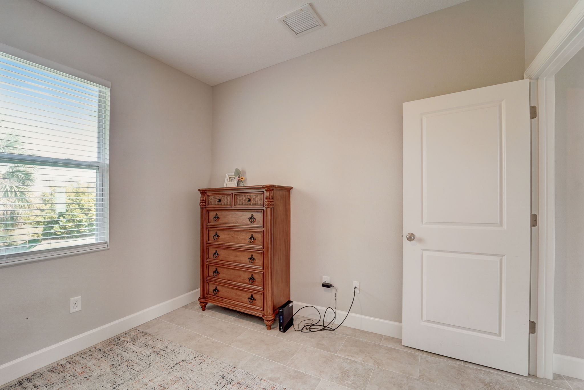 Alcott Ave-019