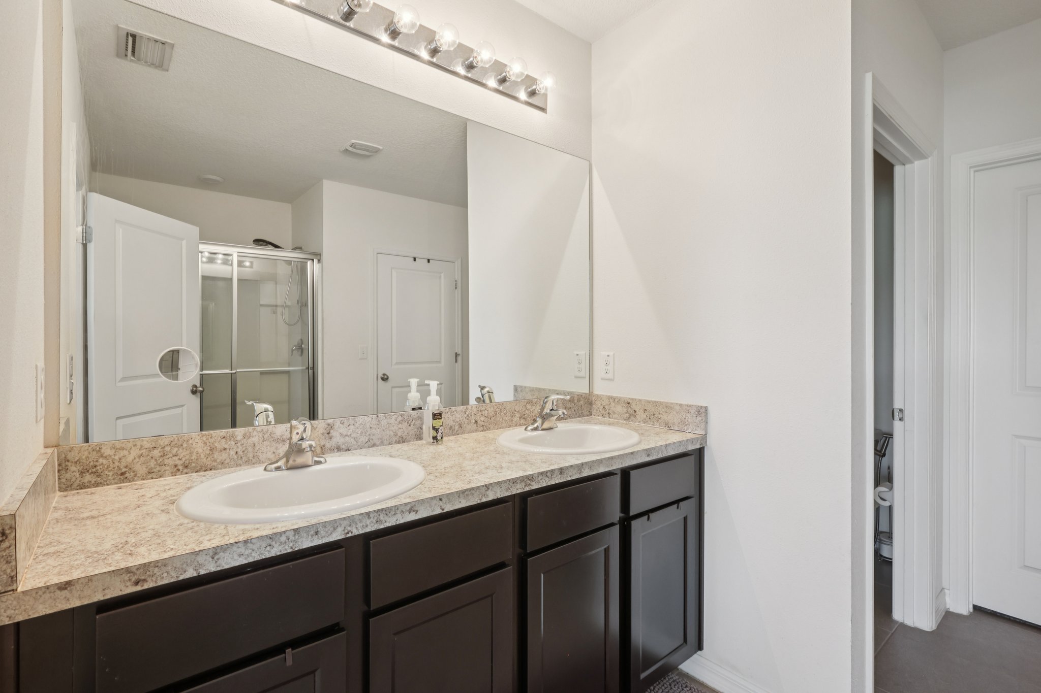 Leland Groves Dr-S2303-022.jpg