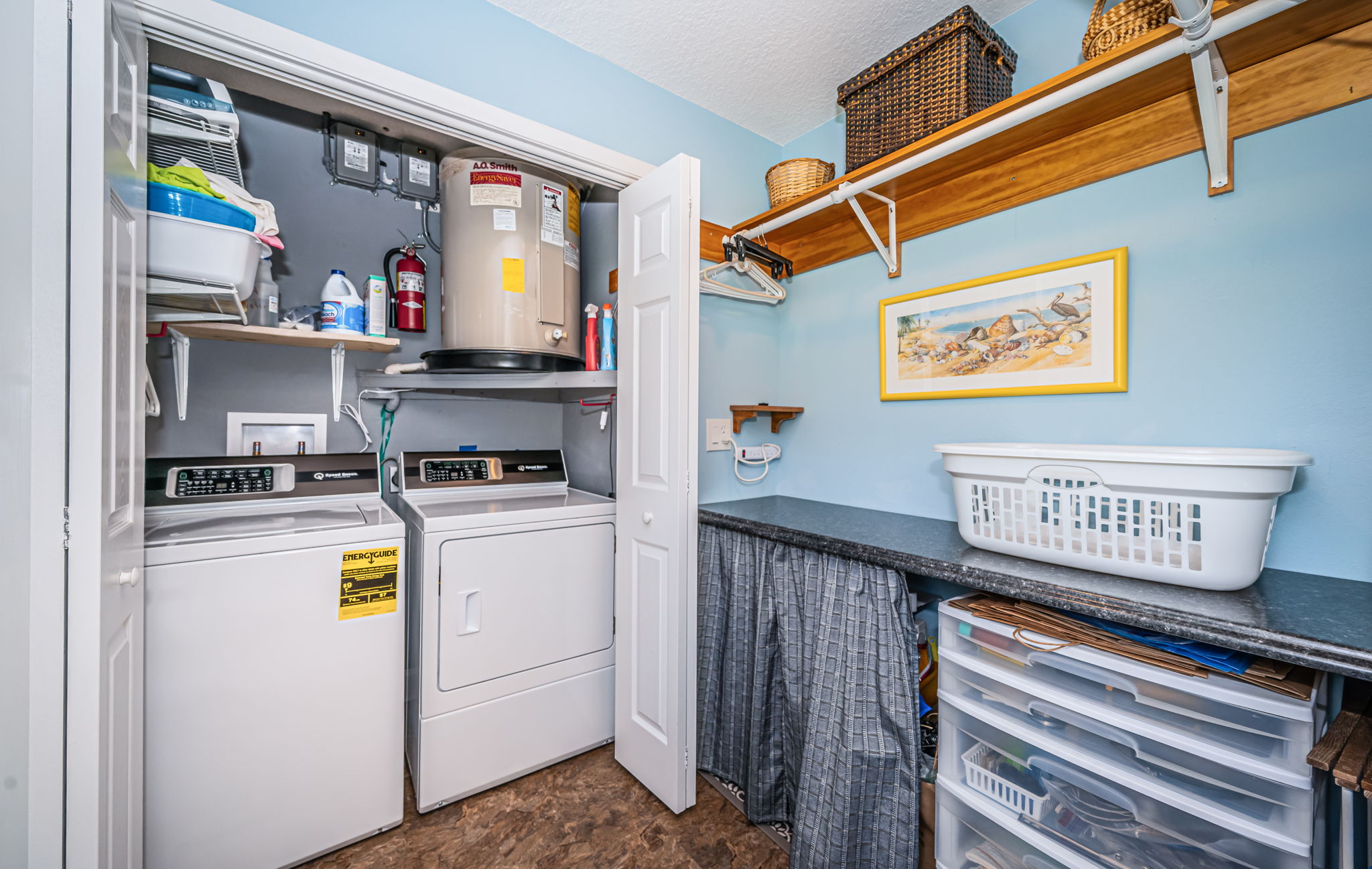 Laundry Room1b