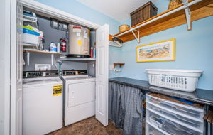 Laundry Room1b