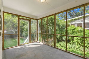 Screened-in Porch